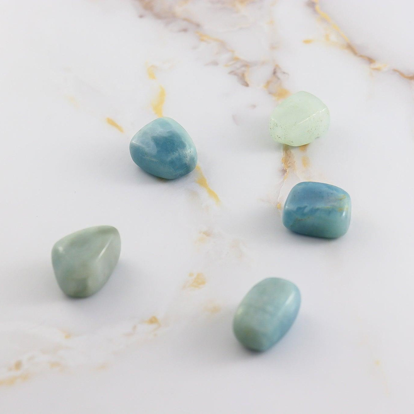 Natural Aquamarine Rolled Stone – Crystal Healing & Meditation